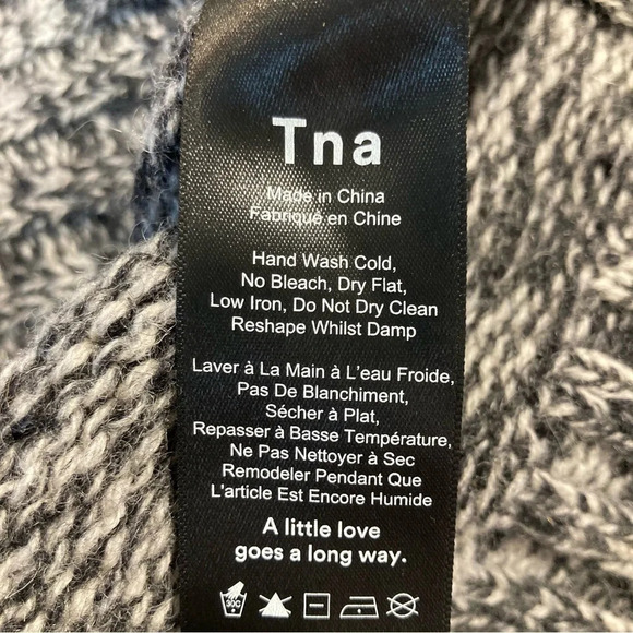 TNA Sz S 100% Lambswool Classic Cardigan Unusual Black  White Colourway Cardigan - Picture 8 of 11